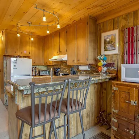 Castle Rock Cabin #2-3